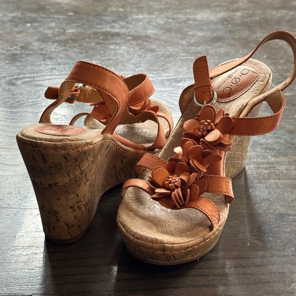 boc Shoes - boc brand * Orange leather hibiscus flower wedge size 9